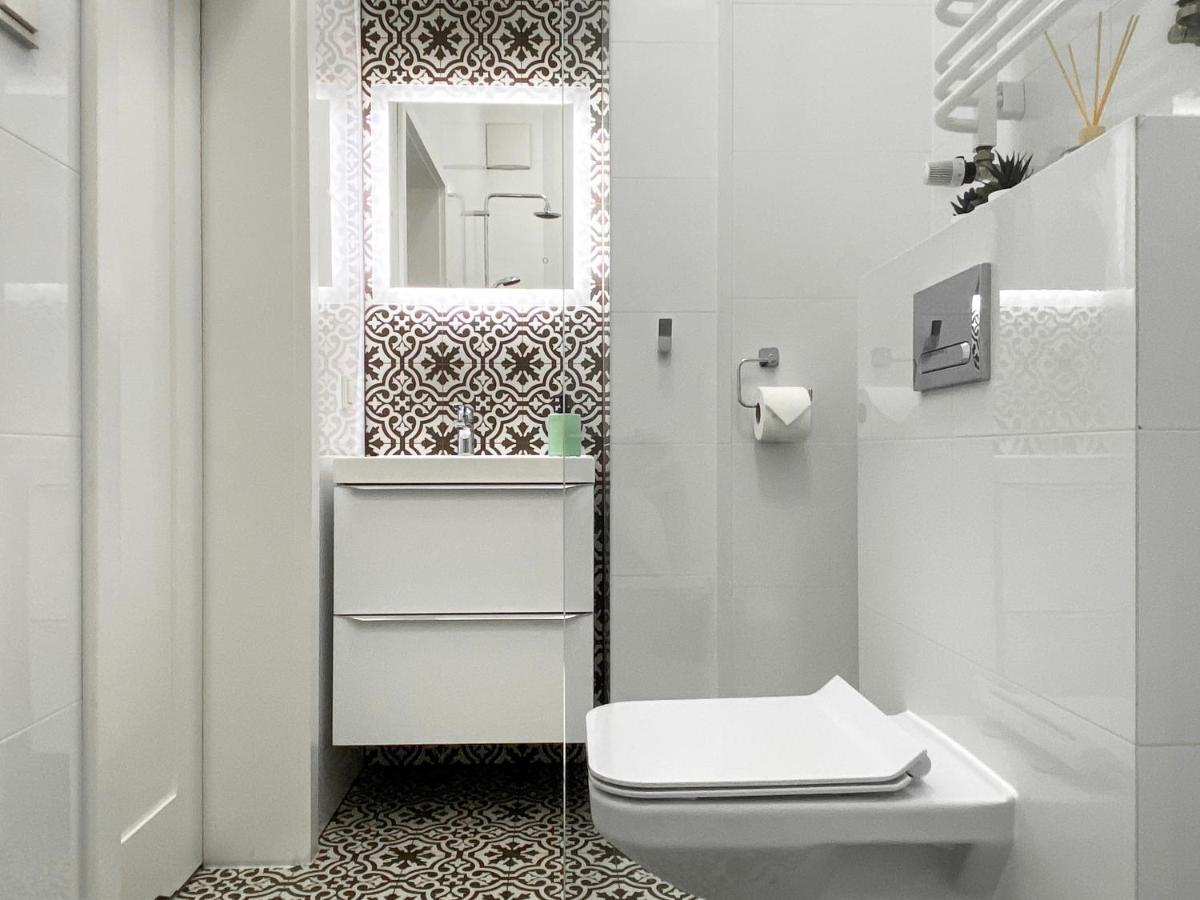 Beautiful Studio For Couples With Air Conditioning - Old Town & Main Station 克拉科夫 外观 照片